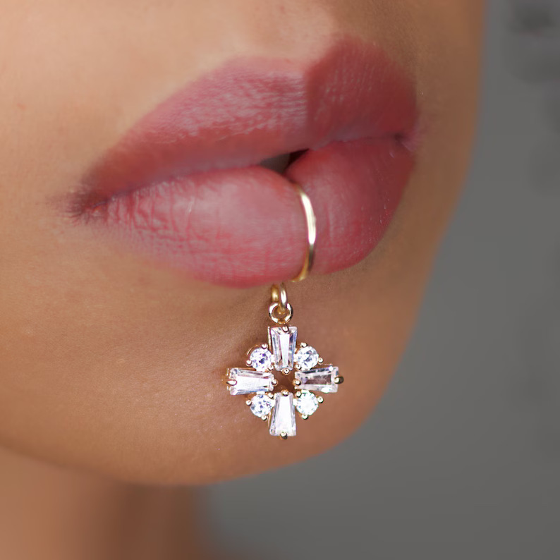 Body Jewelry Earrings - Luksusowe kolczyki wiszące w kształcie kwiatów